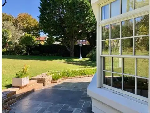 Importante Chalet sobre 2000m2. terrenos casi 1000m2. cubier