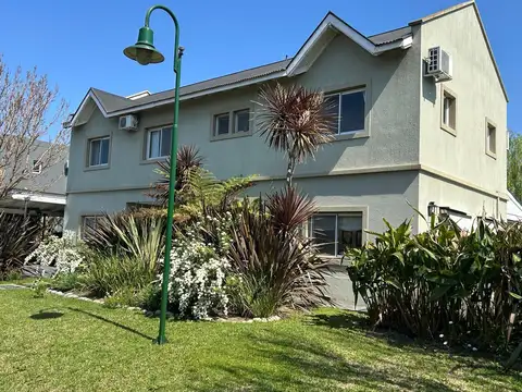 Casa en Venta, 6 Ambientes, en Barrio Laguna Del Sol, Tigre, GBA Norte