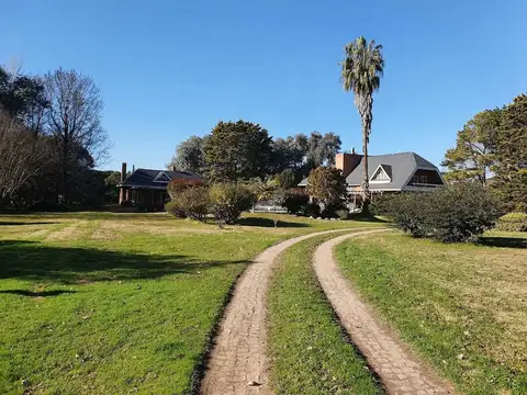 ESPECTACULAR CASA QUINTA-8AMB-QUINCHO-COCH-PILETA