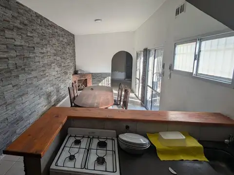 Venta Departamento de 2 Amb con patio Lanús E