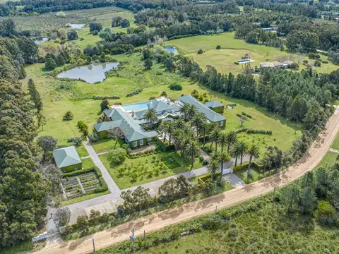 Chacra en venta de 5 has. con importante casa de 3.300 mt2