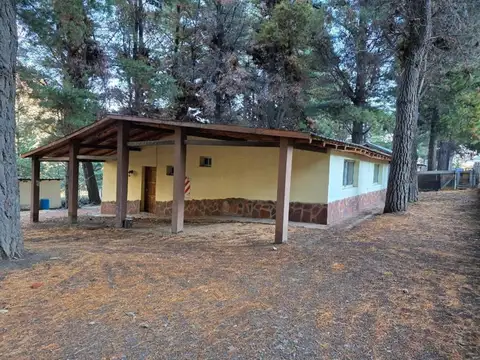 Casa en venta - 3 Dormitorios 2 Baños - Esquel