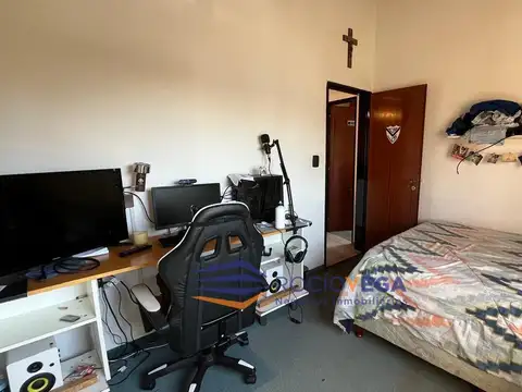 Casa 5 ambientes con 4 baños