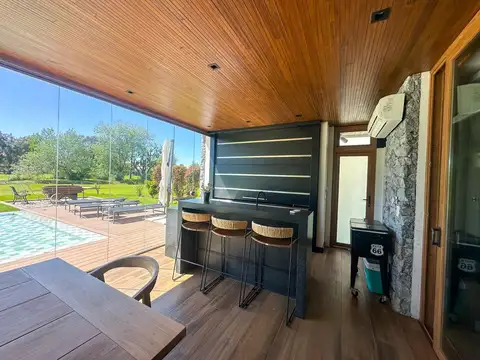 Casa 5 ambientes con 5 baños