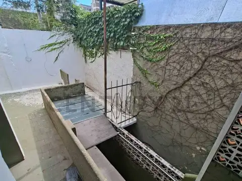 Casa 5 ambientes con 1 baño