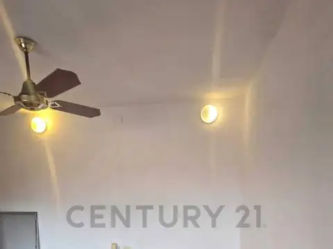 Casa 5 ambientes con 1 baño