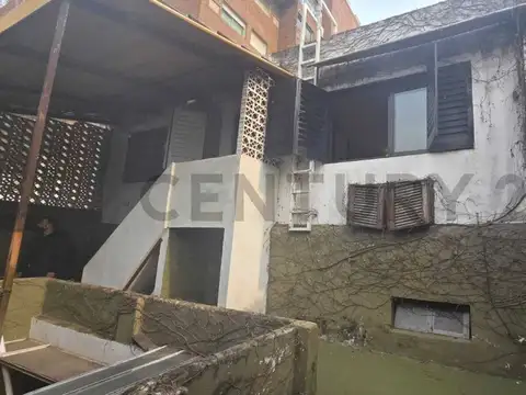 Casa interna de dos dormitorios en el barrio Echesortu - Ideal inversión a reciclar