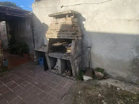 Casa 4 ambientes con 1 baño