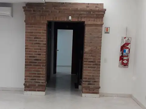 Oficinas comerciales en alquiler - 1006 m2