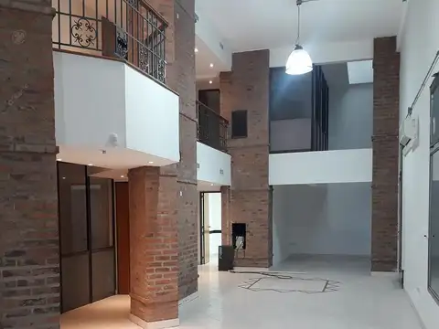 Oficinas comerciales en alquiler - 1006 m2