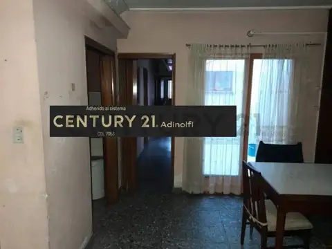 Calle 58 e/ 1 y 2 - PH interno de 4 dormitorios