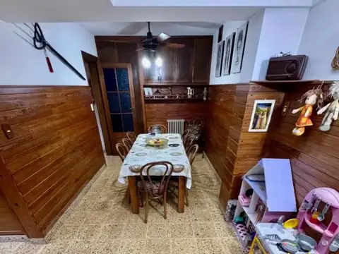 Casa en Venta con 3 cocheras