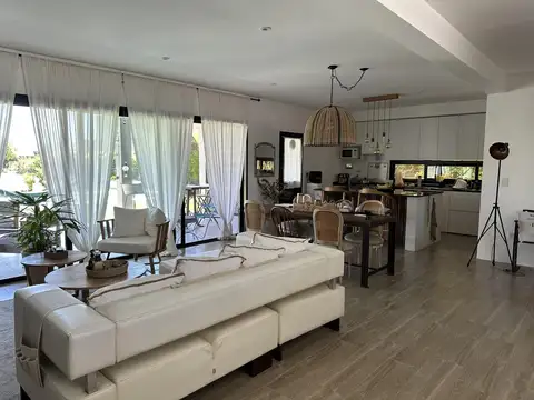 ALQUILER Casa Barrio Islas