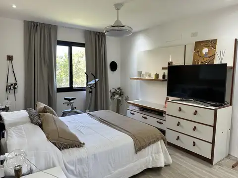 Casa en Alquiler con 1 cochera