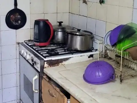 Casa 6 ambientes con 2 baños