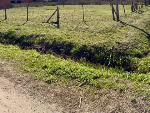 TERRENO LOTE INDIVISO EN ESQUINA 350M VENTA BARRIO EL RETIRO