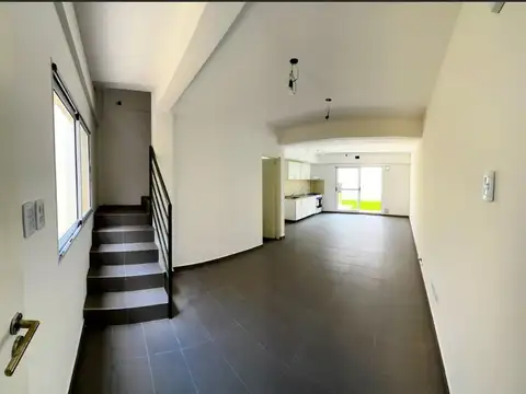Depto Tipo Casa en Venta con 1 cocheras