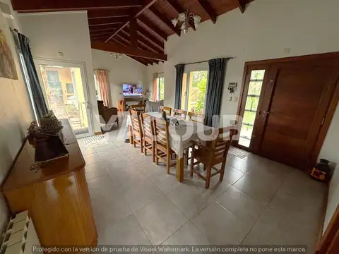 Casa 4 ambientes con 2 baños