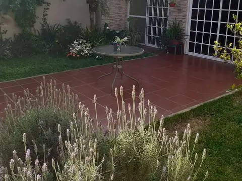 Venta PERMUTA - CASA 4 AMBIENTES - Multifamiliar