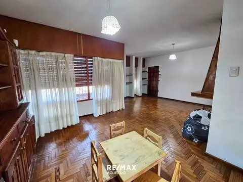 Casa en Venta en San Nicolas De Los Arroyos, USD 210.000