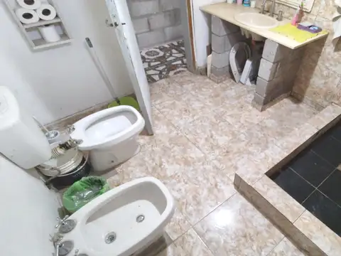 Casa en Venta con 3 cocheras