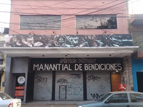 SALÓN EN VENTA 2 PLANTAS - HURLINGHAM