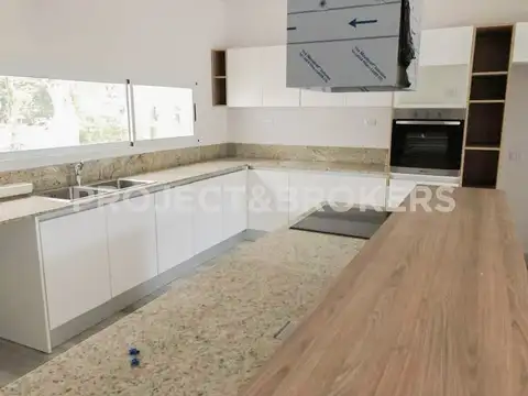 Casa en Venta al Oeste