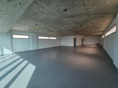 Oficina en Alquiler con 1 cochera