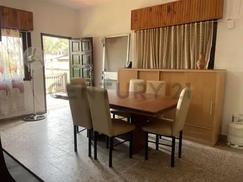 Casa 6 ambientes con 3 baños