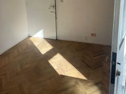 ALQUILER Caballito Dpto. 2 ambientes con balcón