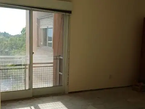 Departamento 8 ambientes con 2 baños