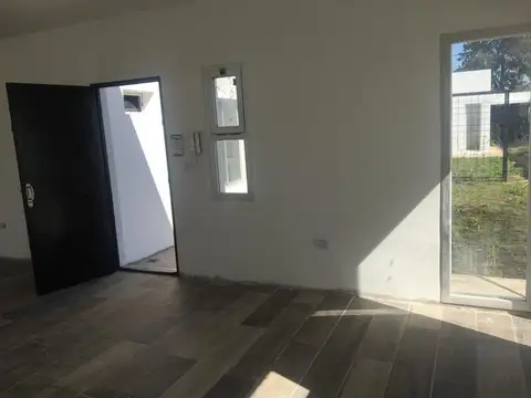 Depto Tipo Casa 3 ambientes con 1 baño