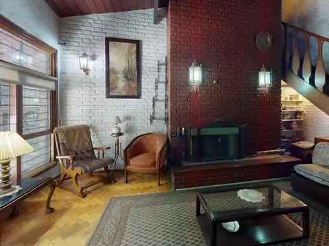 Casa 4 ambientes con 2 baños