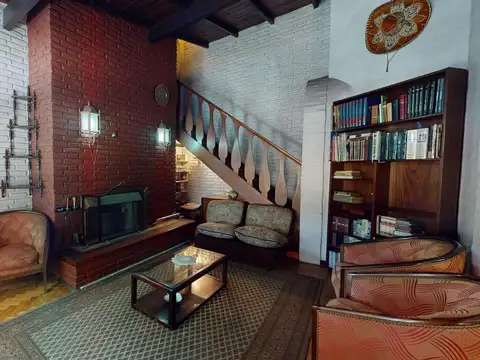 Casa en Venta con 2 cocheras