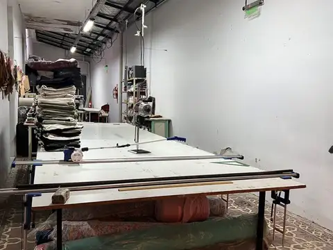 Galpon en Venta en Parque Avellaneda, USD 250.000