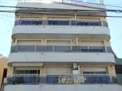 Exc. Dpto 3 amb., muy luminoso, 10 años antig.,  calefacción