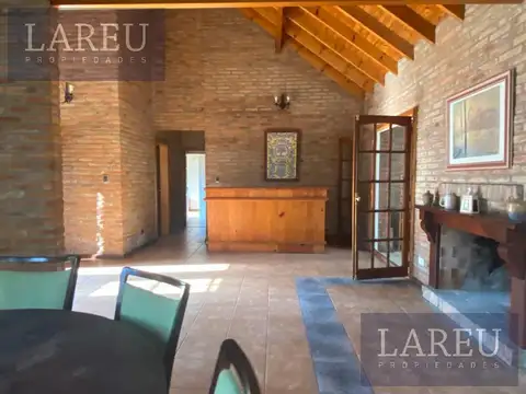 Casa 4 ambientes con 3 baños