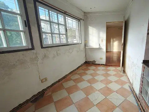 DOS Casas en venta en block en Remedios De Escalada