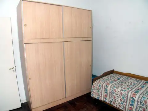 Venta 3 Amb y Dependencia de Servicio | Frente | 2 Baños.