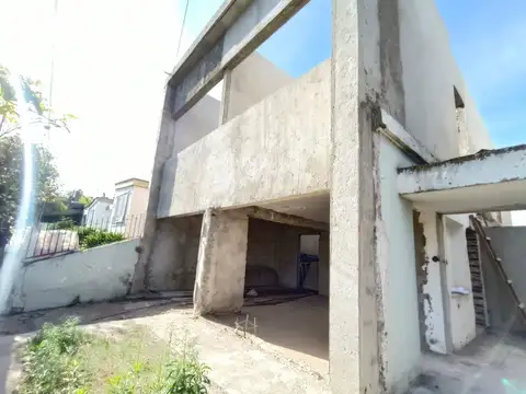 CASA 3 DORMITORIOS DE CATEGORIA B° QUEBRADA ROSAS