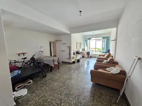 VENTA DEPTO 4 AMBIENTES FLORES MUY LUMINOSO