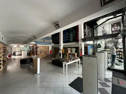 Local en Venta 40 años