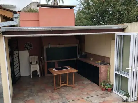 Casa 5 ambientes con 4 baños