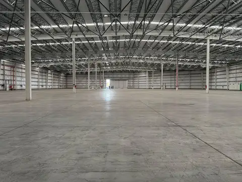 Galpon en Alquiler 77  mts Frente