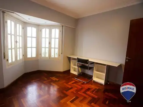 CASA 5 AMB EN VENTA MONTE GRANDE CON PILETA