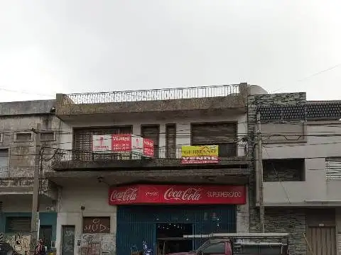 Excelente propiedad sobre Avda. Juan Manuel de Rosas