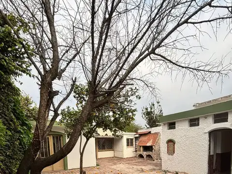 VENTA DOS PROPIEDADES BARRIO JARDIN ESPINOSA CBA