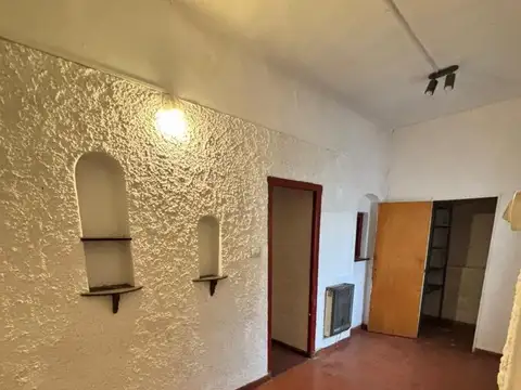 Casa 10 ambientes con 2 baños