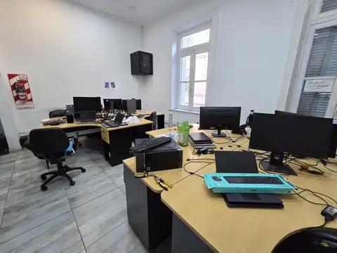 Oficina comercial apta vivienda Pasaje de la Piedad