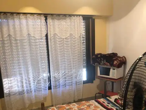 ÇASA 4 AMBIENTES CON GARAGE Y PARQUE